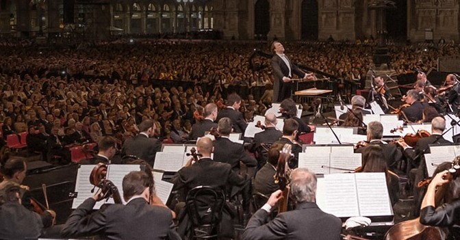 La Filarmonica della Scala torna in piazza Duomo: concerto gratuito con 5mila posti a sedere