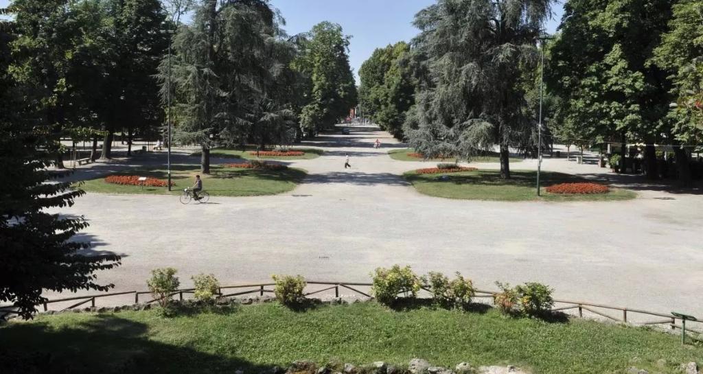Partito il restauro conservativo per tre statue ai giardini pubblici “Indro Montanelli”