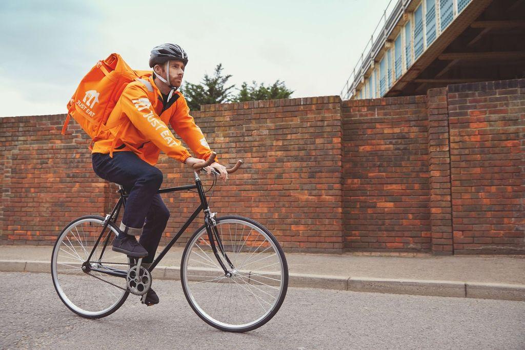 Milano introduce l’ordinanza anti‑caldo per i rider: stop alle consegne nelle ore più critiche