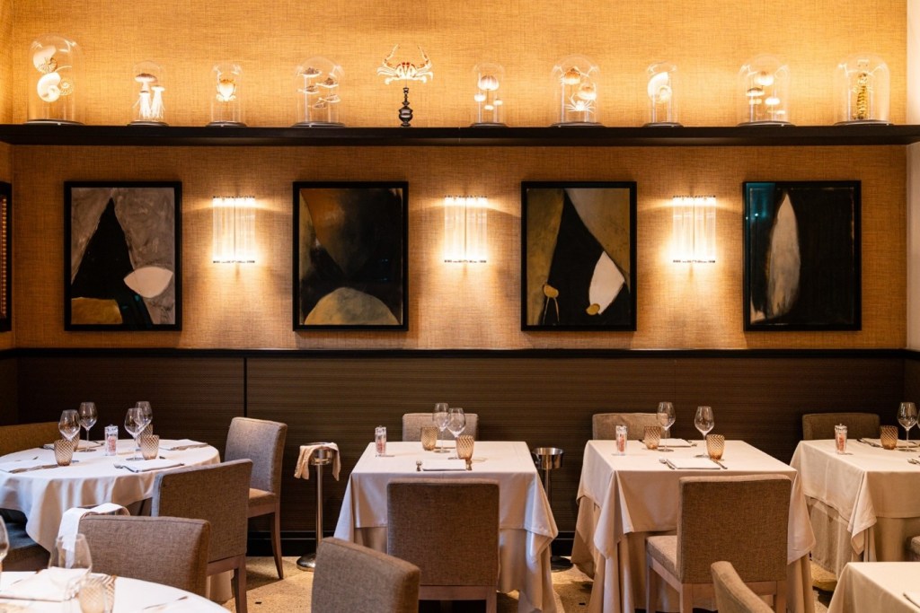 A’Riccione, il mare conquista Milano: storia, ostriche e alta cucina tra tradizione e vista skyline
