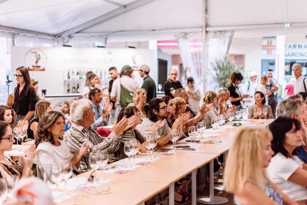 Douja d’Or 2026, dieci giorni per scoprire Asti tra vino, arte, gusto e storia: la città diventa un grande palcoscenico