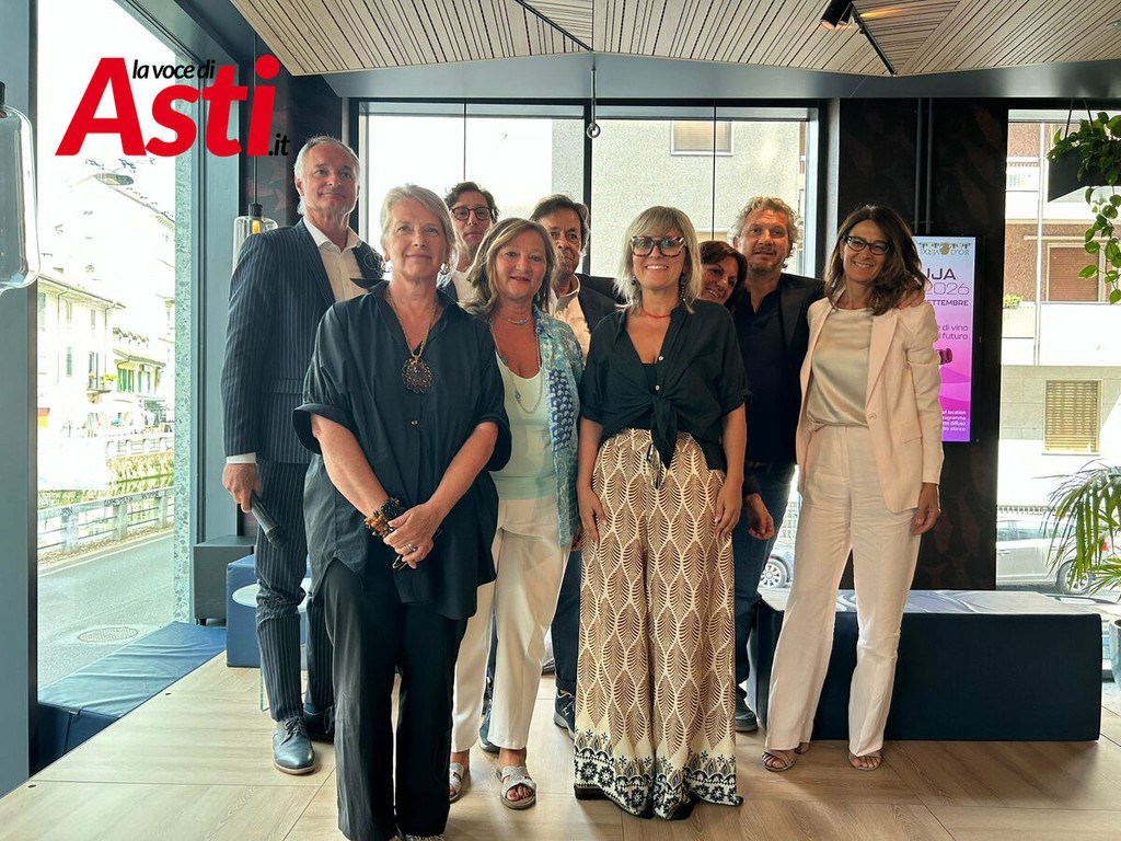 Presentazione milanese per la Douja d’Or 2026: calici, paesaggi Unesco e mixology nel centro di Asti [GALLERIA FOTOGRAFICA E VIDEO]